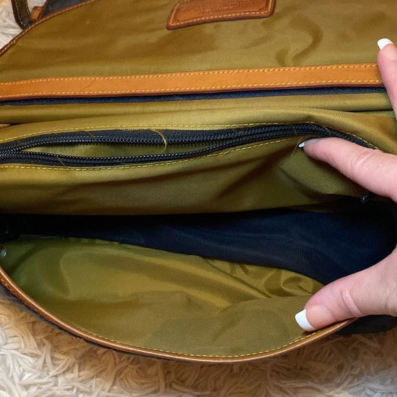 Hunting World Crossbody Long Strap Bag - Picture 8 of 12